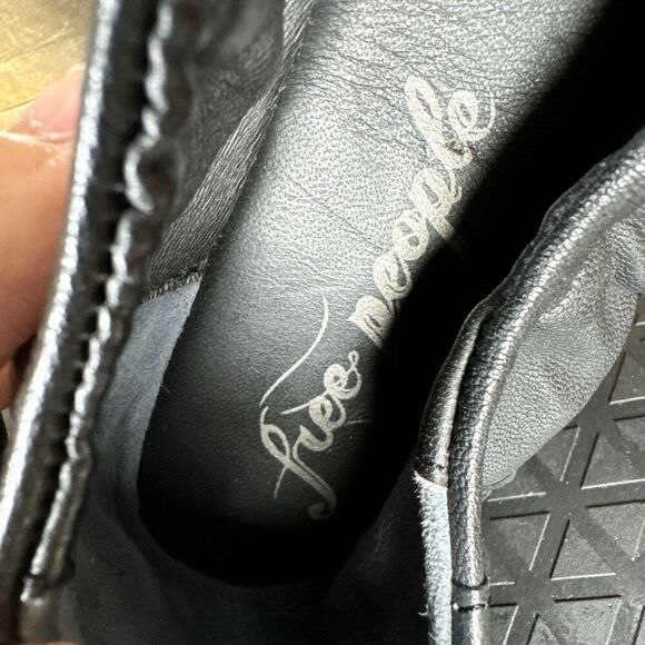 Free People Womens Sz 6.5 Ruched Black Leather CARA Elasticized Ballet Flats - Picture 7 of 10